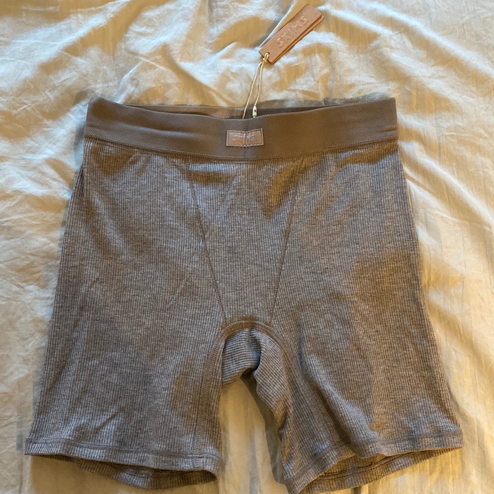 SKIMS gray boxer XS